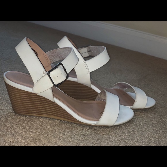 Comfy Wedge Sandals - Picture 1 of 3